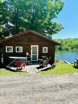 Wildwood Cottages Hotels near ZimArt's Rice Lake Gallery
