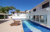 Mansão Pé na Areia Ferradura Com 4Suítes -  Ferienhäuser