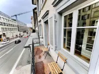 Newly Furnished Beautiful Old Building Apartment in the Center with Apple TV O1 Hôtels à : Gaiserwald
