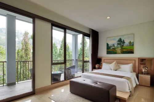 Magenta Hill View Villa 6 Bedrooms with a Private Slide Pool