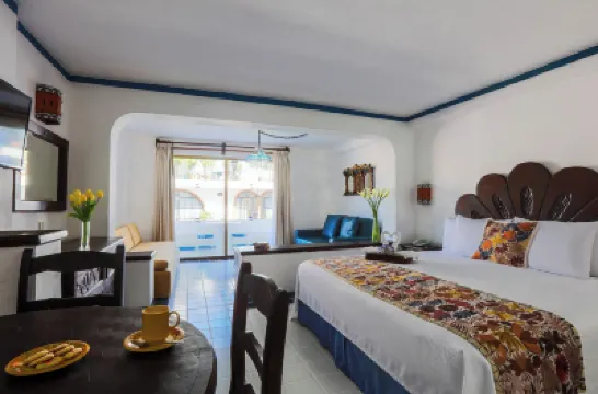 Los Arcos Suites Hotels in 