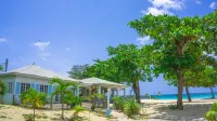 Negril Beach Club - شاطئ