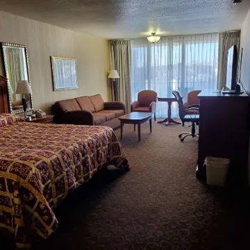 Royal Pacific Motor Inn Отели рядом с достопримечательностью «Башня Койт»