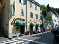 Hotel Montecodeno Hotel in zona Big bench Alpe Giumello #223