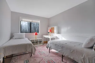 Steps from Ski Hill with Quechee Club Access - Cozy Mountain Retreat