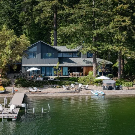 Lake Whatcom Beachfront Villa