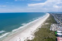 Hibiscus Oceanfront Living Hotels in Butler Beach