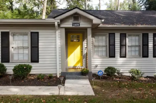 Cozy Decatur Bungalow -10 min. to downtown Atlanta. The Perfect Intown Getaway! Hotels in Belvedere Park