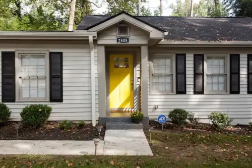 Cozy Decatur Bungalow -10 min. to downtown Atlanta. The Perfect Intown Getaway!
