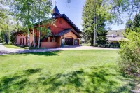 Comfy condo with WiFi & washer/dryer - near Dollar Mountain & downtown Hotels in Ketchum