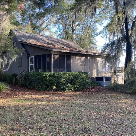 Lakefront Stay on Santee