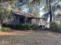 Lakefront Stay on Santee