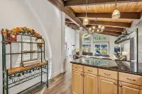 Mountain Escape with Stunning Views - Charming Family Haven
