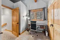 Private Hot Tub and Outdoor Dining Deck - Charming Mountain Retreat Hotels in Alma