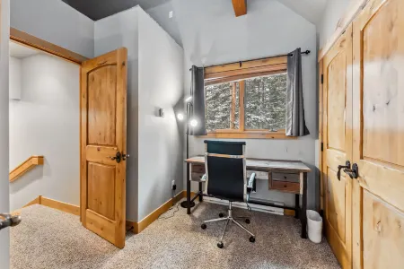 Private Hot Tub and Outdoor Dining Deck - Charming Mountain Retreat Отели рядом с достопримечательностью «Fairplay Beach»