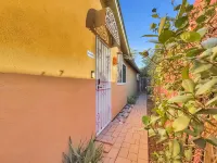 Cozy Studio with Full Kitchen and Amenities - Charming Artisan Retreat