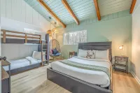 Chic Cabin Retreat with Hot Tub Big Bear - 朝食