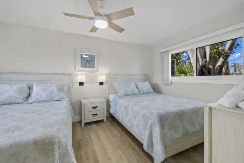 Stunning Coastal Cottage with Free Bikes & High Def Wifi Hotels in Sanibel