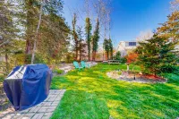 Walk-up apartment with deck & grill - walk to beach & town