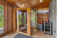 Sauna and Cozy Living Area - Luxurious Cottage Retreat