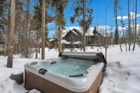 Spa Amenities and Incredible Views - Majestic Mountain Haven