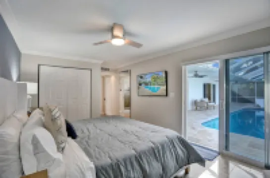 Stylish Florida vibes retreat close to the beach Hotels in Oakland Park