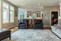 Rare Find|Lakefront Cabin w/ TWO Master Suites Hotels in Portage Township