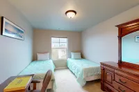 Modern Ocean Highlands home with Netarts Bay & ocean views, fireplace - dogs OK Hotels in Tillamook