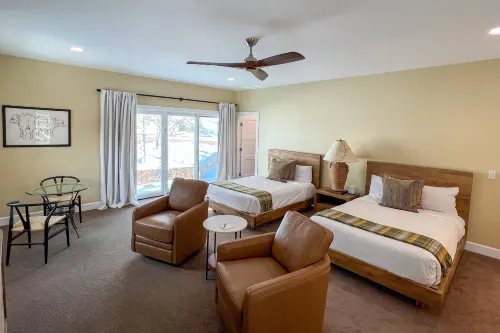 Mountain Retreat with Expansive Deck and Cozy Fireplace - Inviting Oasis Hotels in Eagle-Vail