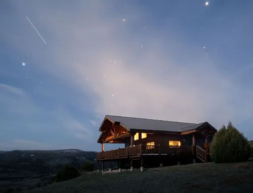 Stunning Cabin w/ Huge Deck & Amazing River Valley Views - WIFI 리오 블랑코 카운티 호텔