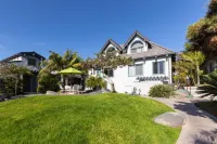 Outdoor Pool and Hot Tub - Tranquil Coastal Sanctuary