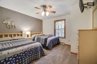 Hot Tub and Fire Pit - Charming Woodland Escape