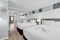 Indoor and Outdoor Pools with Spa Access - Charming Coastal Retreat