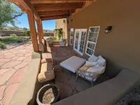 Tranquil 7-bedroom house near the center of Taos