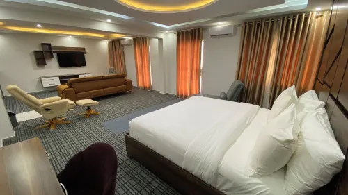 Lia Hotel - 3-Star