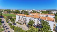 AP Victoria Sports & Beach Hotel dekat Pine Cliffs Golf Course