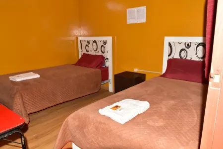 Hostal SIN Fronteras Отели в г. Уюни