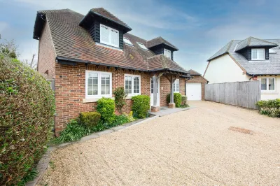 Modern & Stylish Seaside Family Home Hotel in zona East Wittering Beach