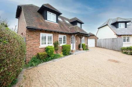 Modern & Stylish Seaside Family Home