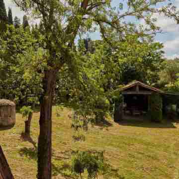 Spacious Tuscan Farmhouse Hotel Exterior