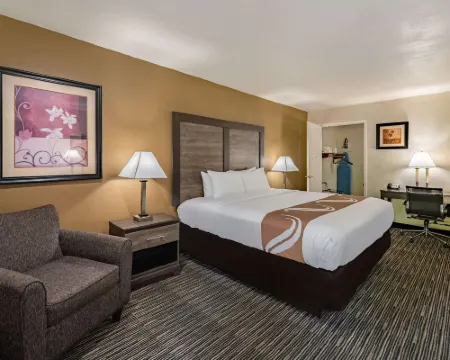 Quality Inn & Suites Lufkin Hotels in Lufkin