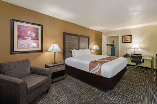 Quality Inn & Suites Lufkin Hotels in Lufkin