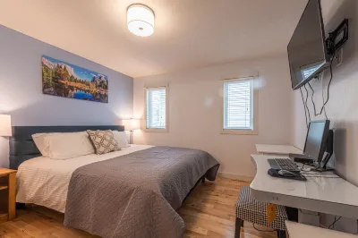P1 - Private Hot Tub - 3 Bedroom Home - Mountain View Hotels in 