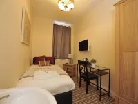 Gail's Guest House Hotels in Barry