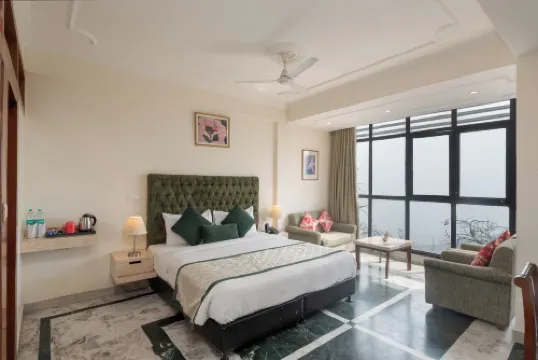 Green Castle Mall Road