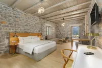 Trapela Limeni Luxury Suites Hotels in Itilo