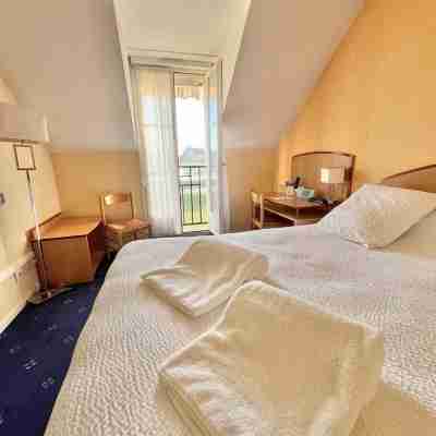 Logis Hôtel Sully le Château Rooms