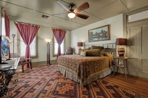 Holekamp Guest Haus Hotels in Center Point