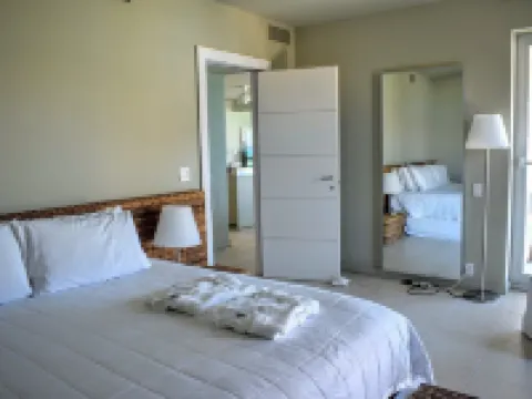 Le Vele Resort Hotels in Grace Bay