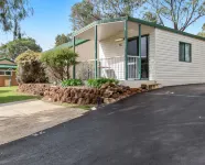 Riverview Tourist Park - parking
